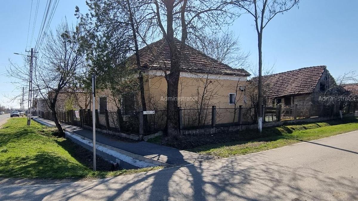 Casa veche cu teren 1440 mp in Lazuri front la 2 strazi - 1