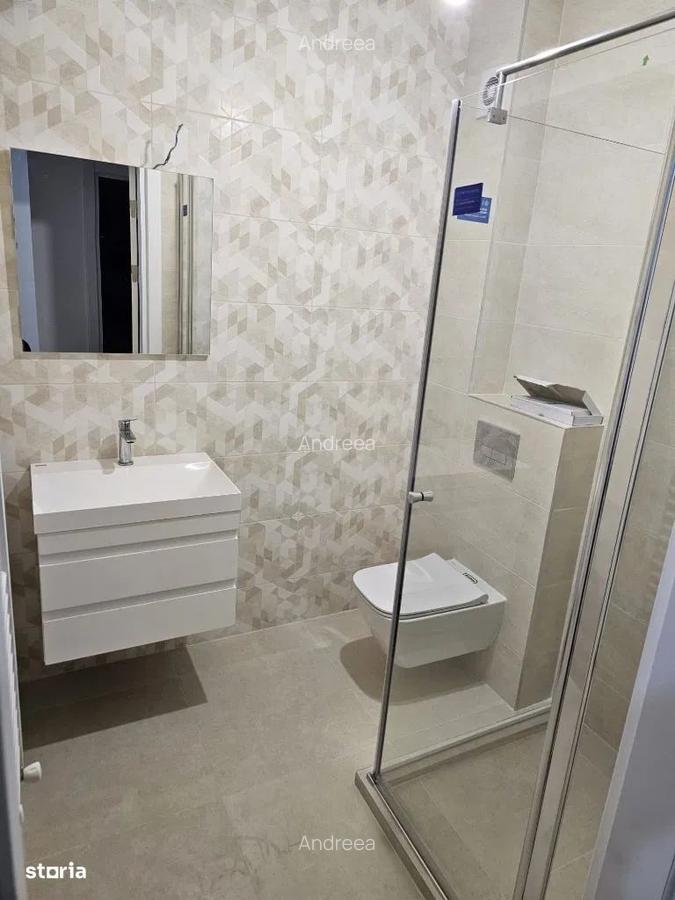 Apartament cu 3 camere decomandat în Tractorul - 4