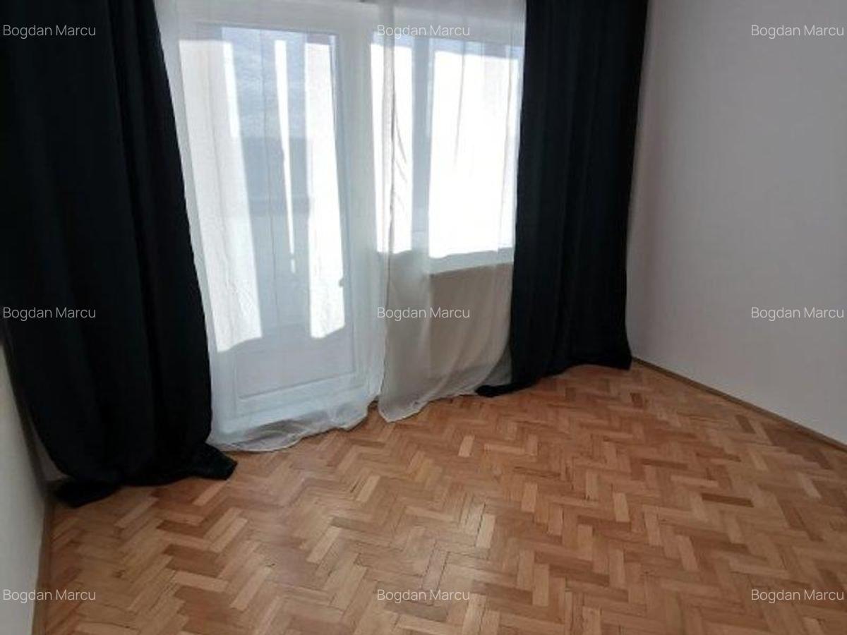 Apartament 3 camere, decomndat, zona Soarelui - 10