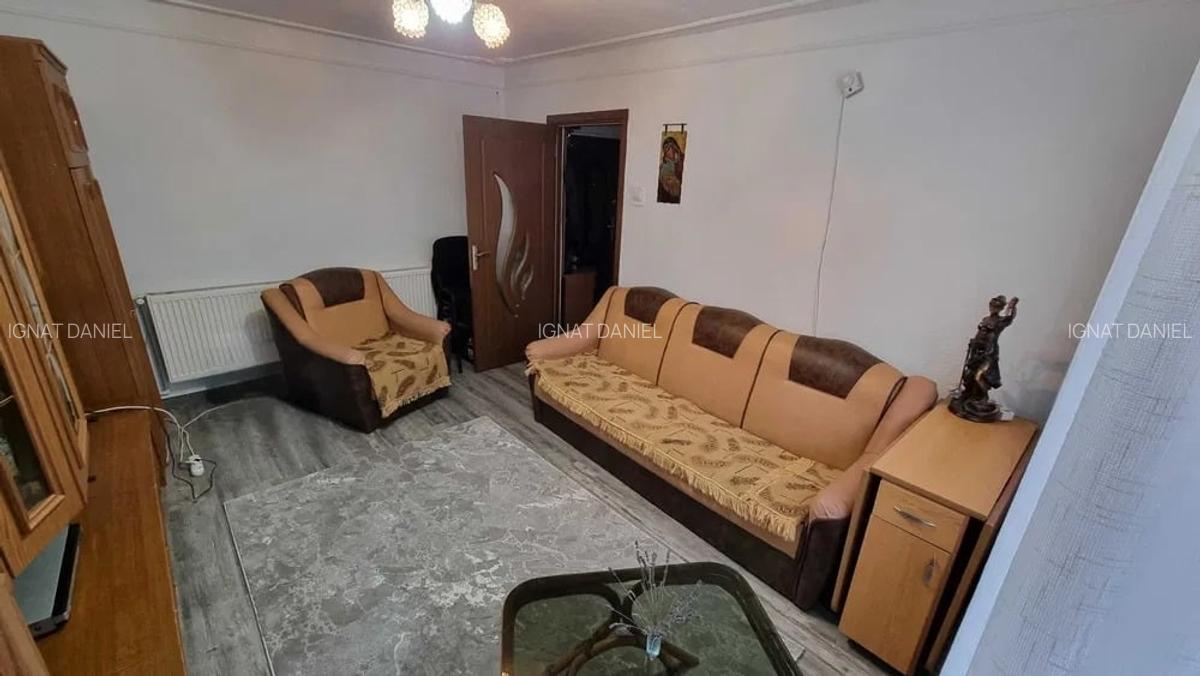 Apartament cu 1 camera, zona Baza 3 - 8