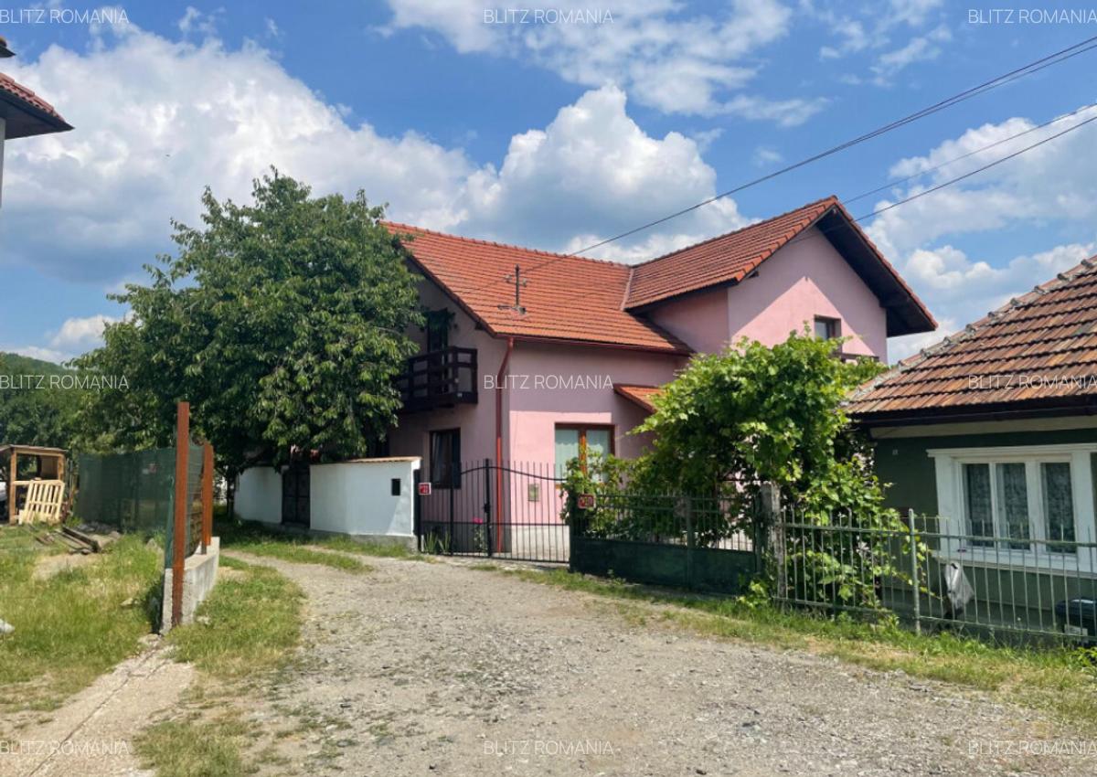 Casa familiala, 5 camere, zona buna, linistita - 1