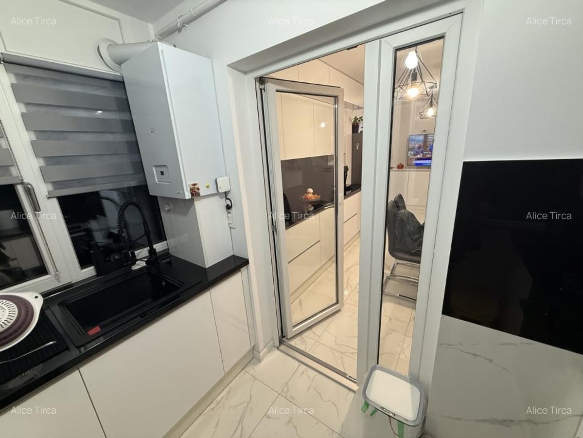 Apartament 3 camere, decomandat, 67 mp, cartier 1 Mai,  Scoala 36 - 10 Apartament 3 camere, decomandat, 67 mp, cartier 1 Mai,  Scoala 36 - 10