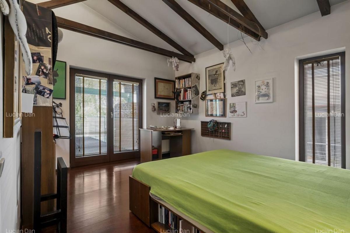 ARTSY LAKEFRONT VILLA | BANEASA - 19