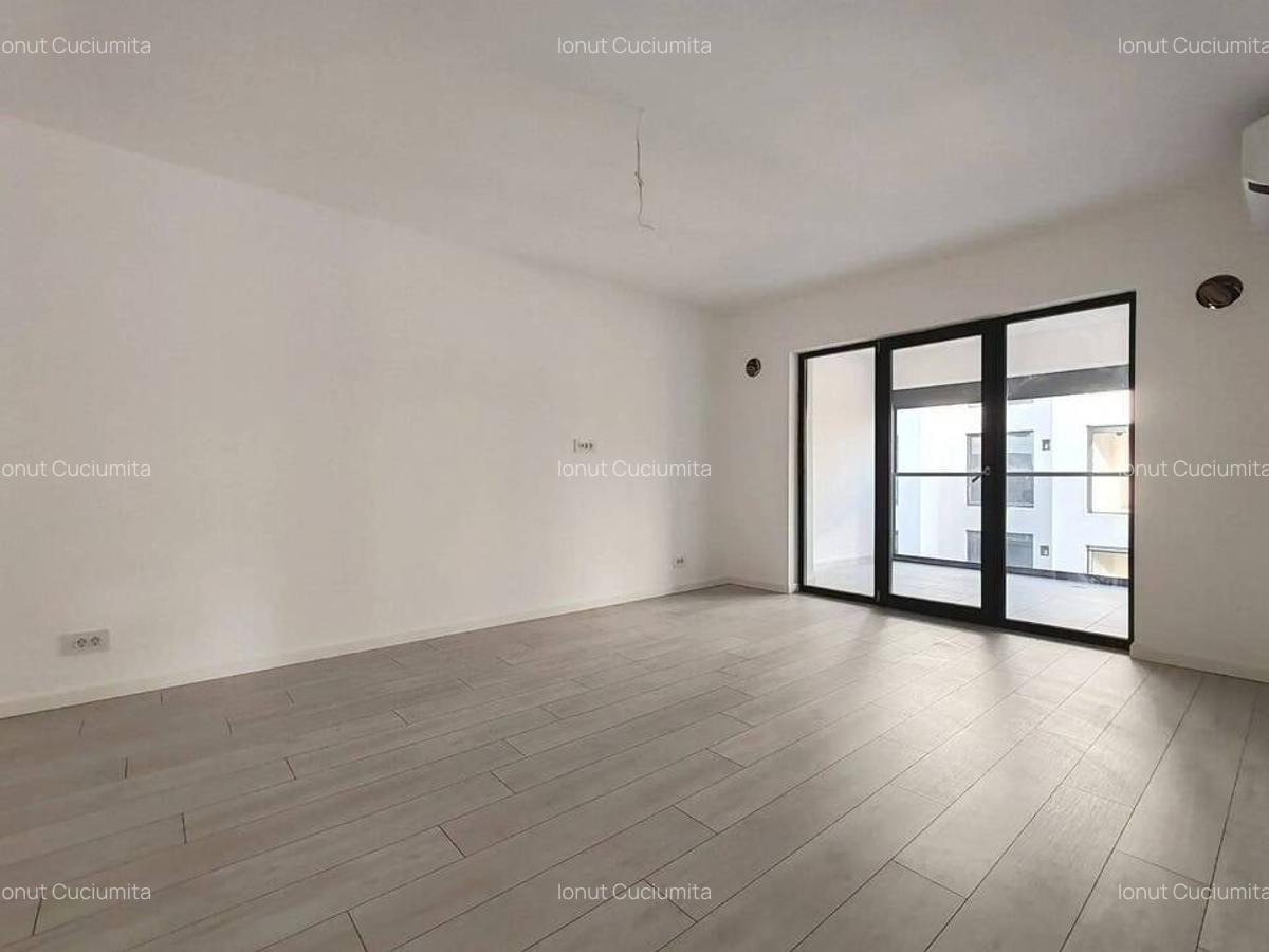 Apartament cu 3 camere decomandat în Titan - 2