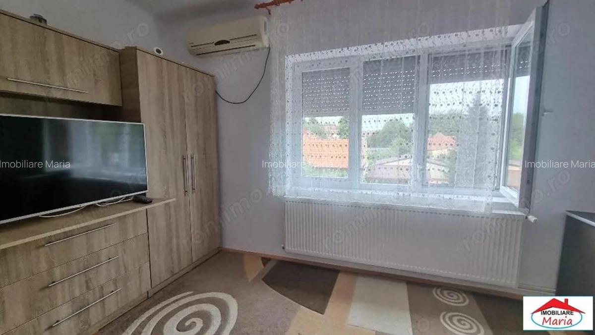 Casa solida situata semicentral cu acces auto, 159000 Euro - 12
