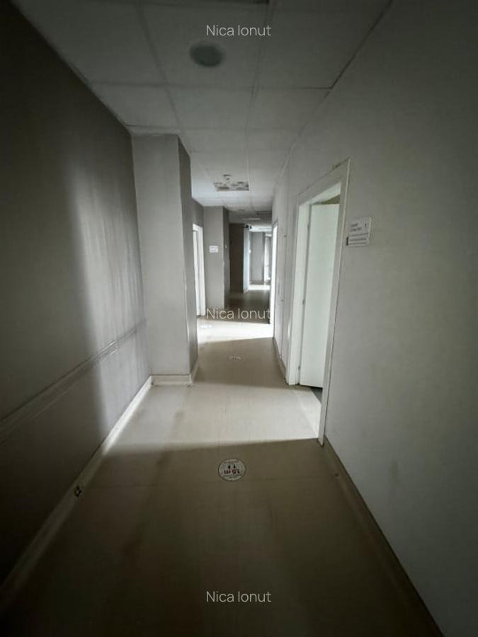 Spatiu comercial pe 2 nivele 700mp cu 20 incaperi si 10 bai pretabil clinica - 2