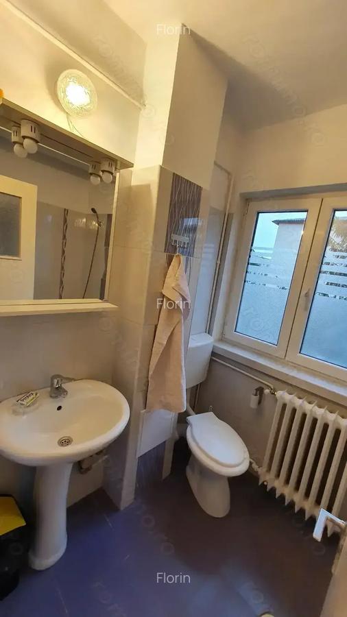 Inchiriez apartament renovat, zona centrala, 2 camere decomandate - 7