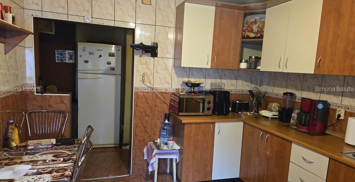 Apartament de vanzare 4 camere Dristor - 2
