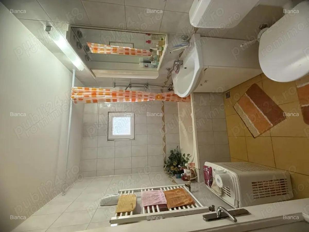 Vand apartament 3 camere decomandate in Zona Soarelui, 70 mp, et.3. - 9 Vand apartament 3 camere decomandate in Zona Soarelui, 70 mp, et.3. - 9