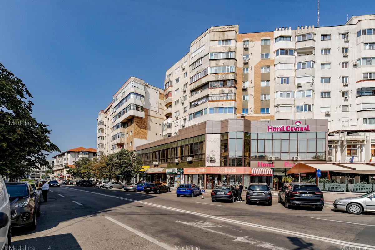 Apartament spațios, modernizat, 2 camere – Bd. Cosminului - 33