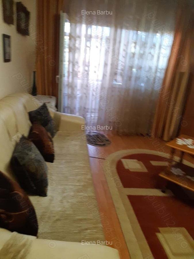 Inchiriez o camera de apartament pentru o eleva zona Gavana Pite?ti in apropiere de capatul lui19. - 2