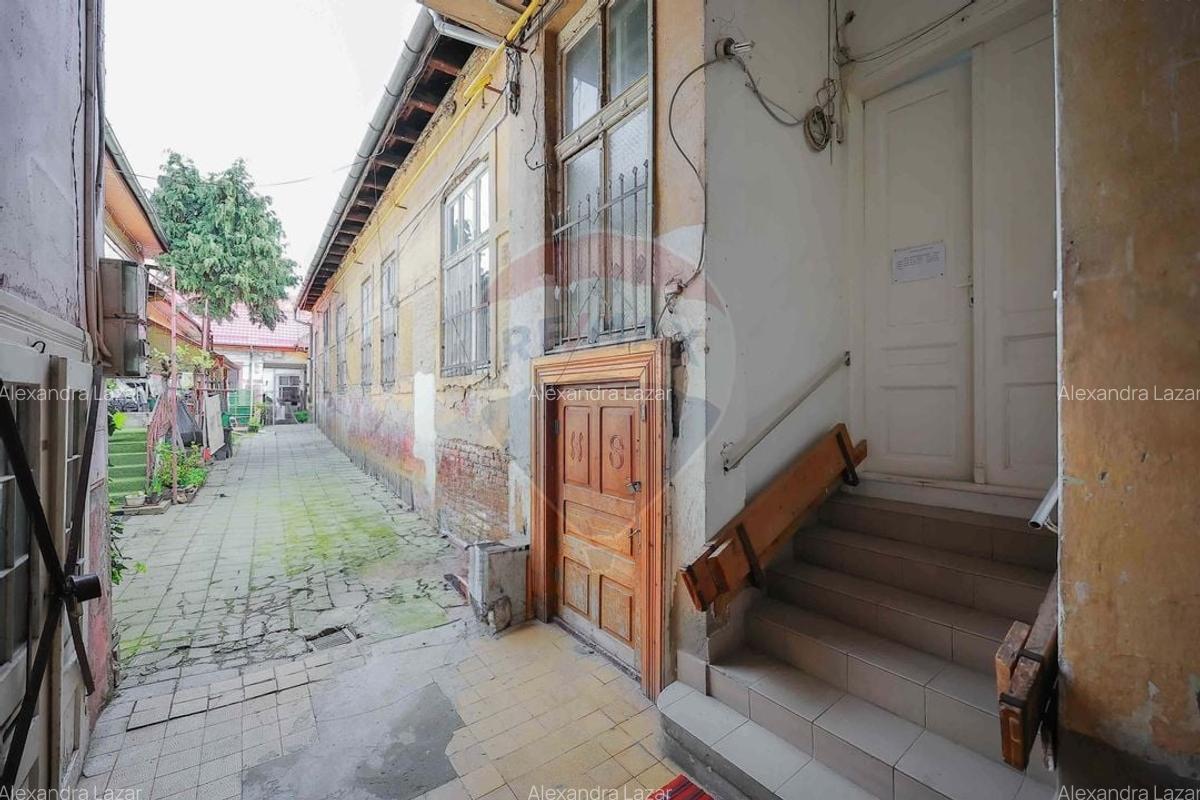 Casa de Vanzare cu 4 camere, Ultracentral - Cuza Voda - 13