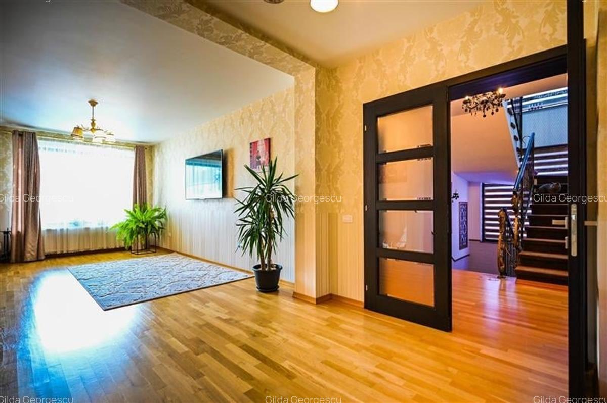 Resedinta distincta, mobilata cu rafinament, pe 1.000 mp teren, Central, Sacele, - 9