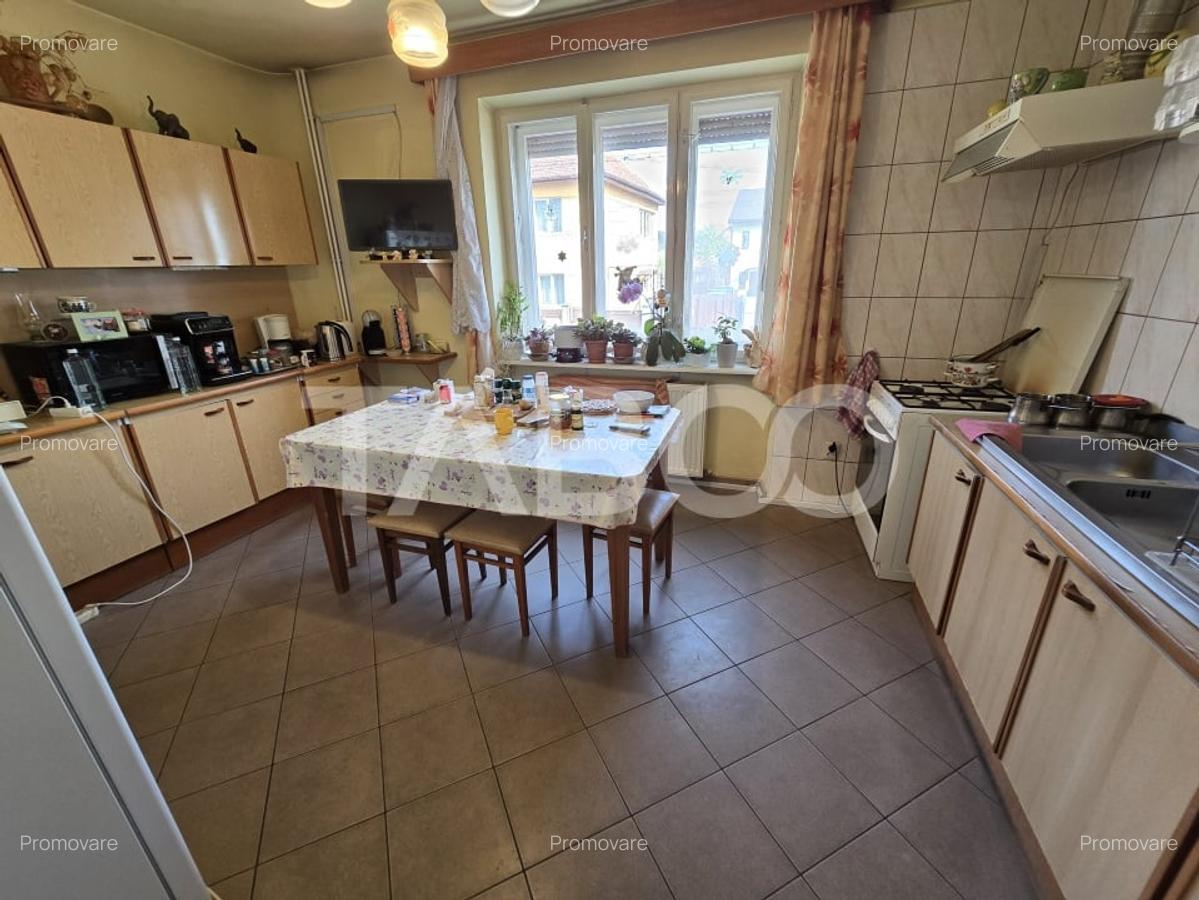 Casa individuala de vanzare teren 972 mp 2 garaje zona Sub Arini Sibiu - 7