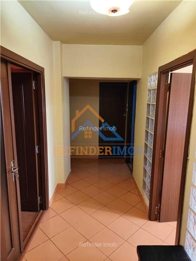 Apartament cu 4 camere decomandat, mobilat în 13 Septembrie - 2