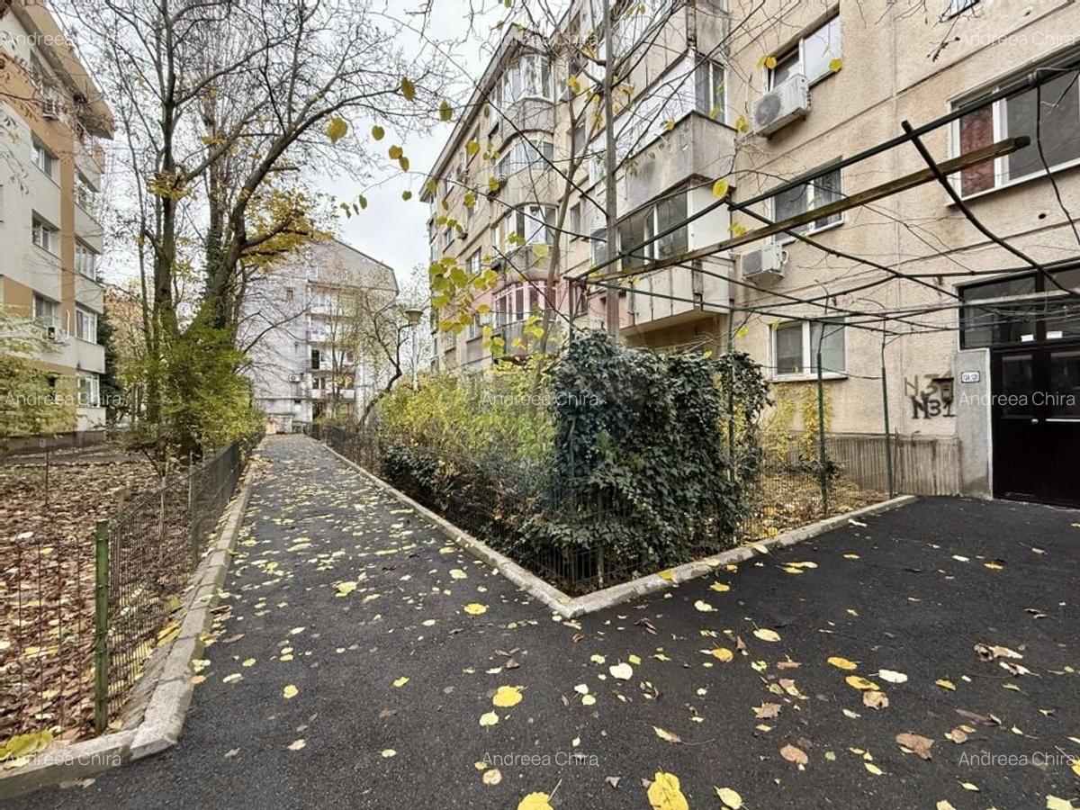 De vanzare | Apartament 3 camere, 2 bai, balcon | Apusului - 10