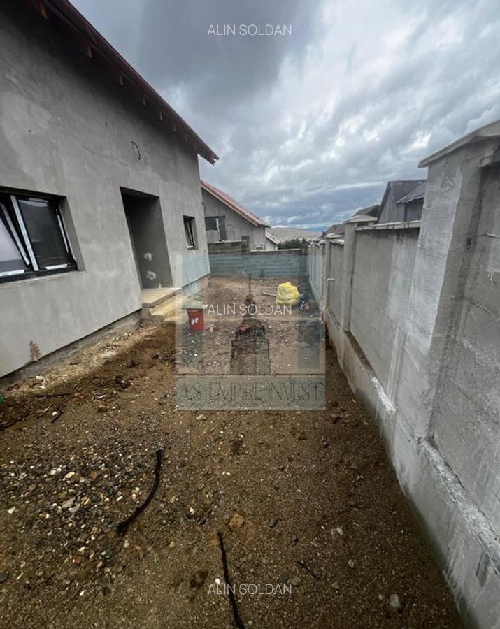 Casa/Villa , 5 camere, singur in curte - oras Codlea/Brasov - 2