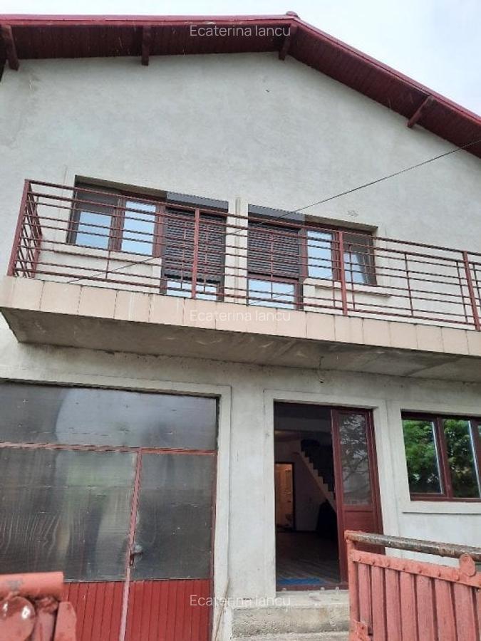 Casă cu 6 camere în Românești - 1