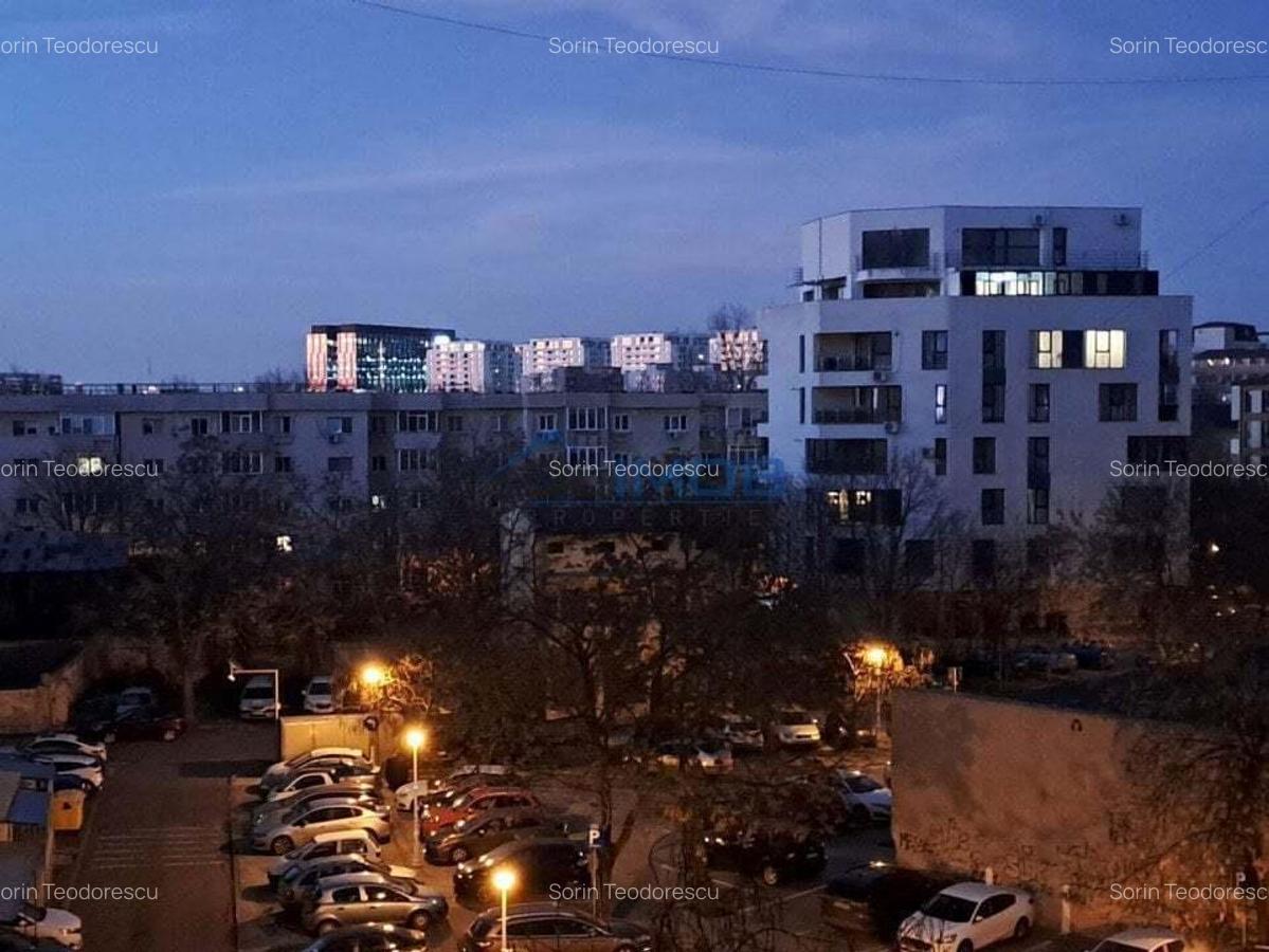 13 SEPTEMBRIE | DR. SARII | c-tie 2000 - 18 13 SEPTEMBRIE | DR. SARII | c-tie 2000 - 18