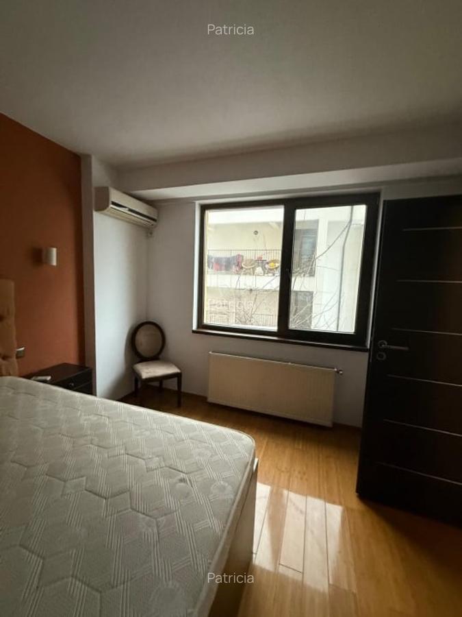 Apartament generos de 2 camere- de inchiriat- metrou 1 Mai - 3