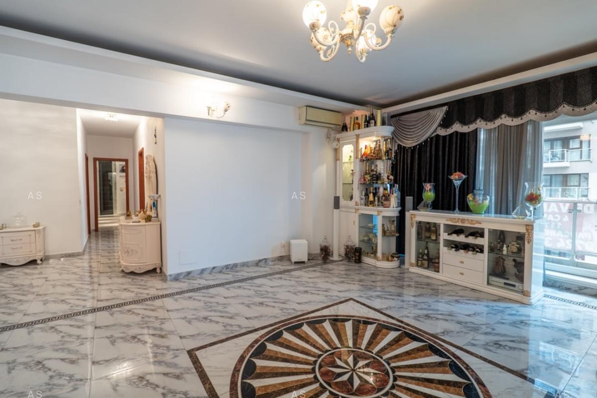 Apartament cu 3 camere semidecomandat, mobilat în Titan - 2