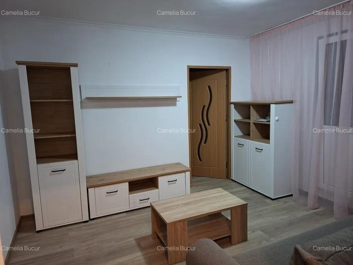 Apartament cu 2 camere - zona Podu Ros - Liceul Emil Racovita - 1