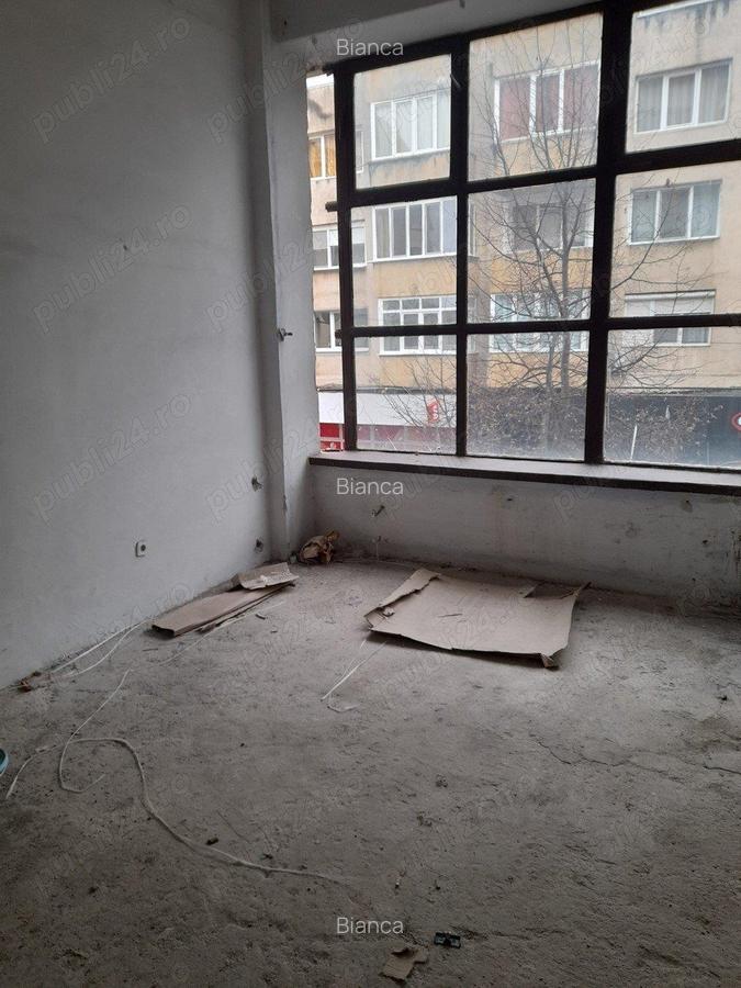 Ultracentral, etaj 1, posibil birouri, cabinete sau locuinte. - 2
