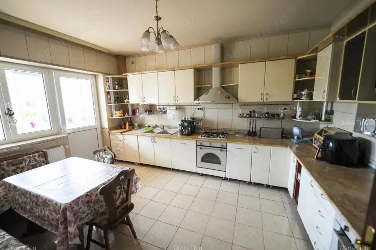 Casa versatila D+P+1+M pentru clinica, birouri sau afterschoolzona centrala - 11