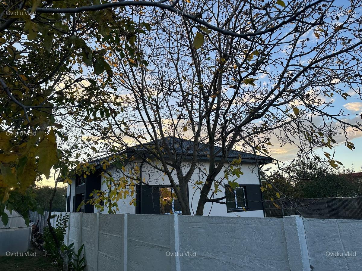 FARA COMISIOANE in Gulia vatra Satului la drum asfaltat casa 4 camere 2 bai P+M - 26