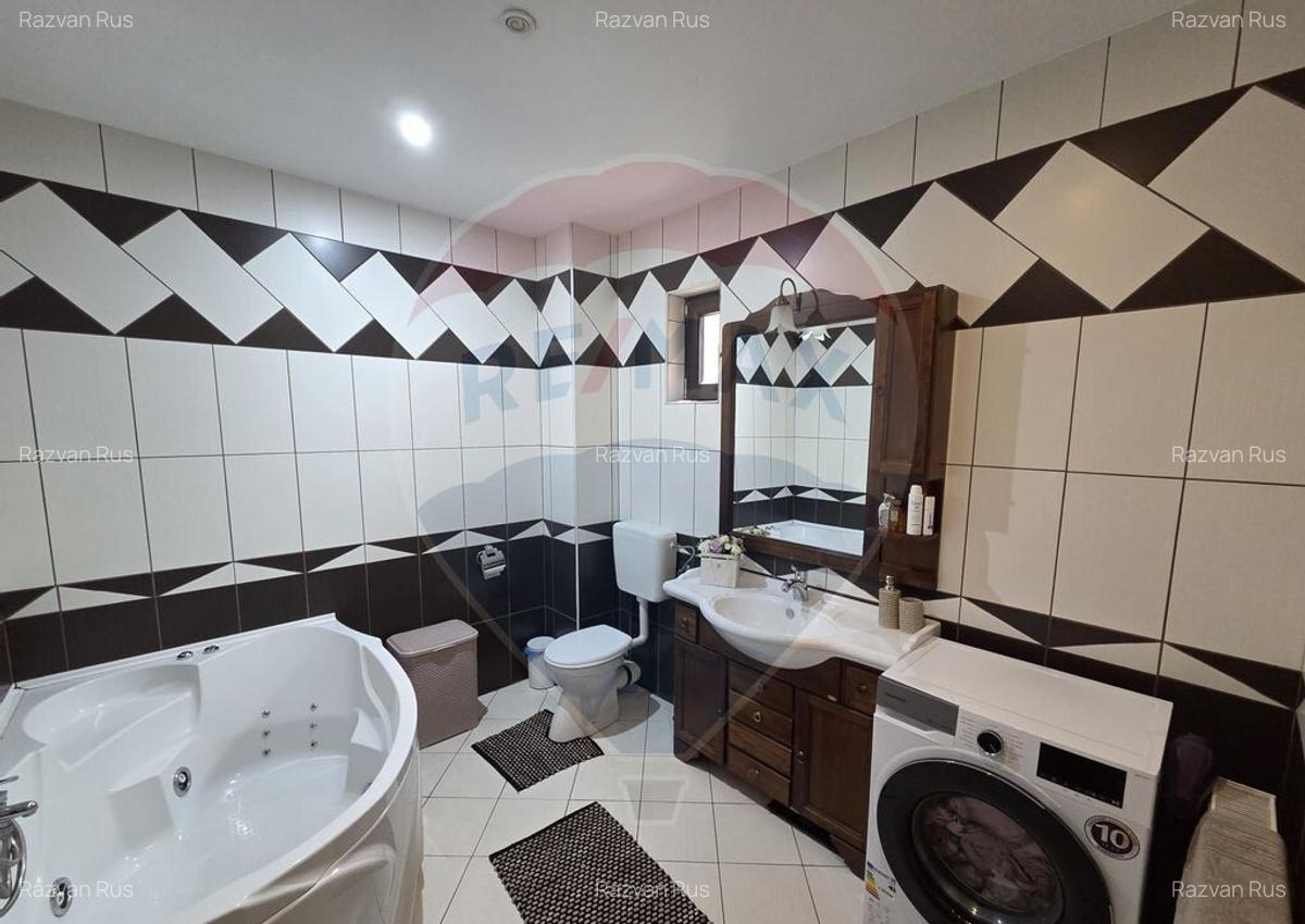 Casa de vis cu 4 dormitoare intr-o zona linistita din Sa... - 8