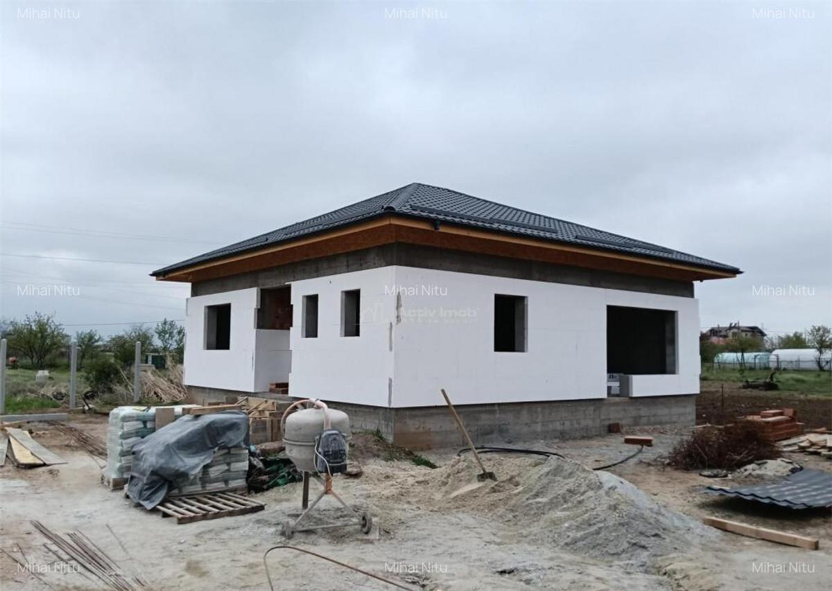 Casa individuala-3 camere-Toate utilitatile-Asfalt-STB-Mutar - 1