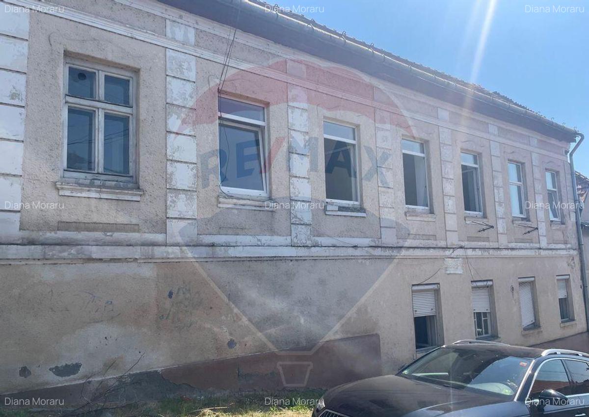 Casa cu 3 camere de vanzare in zona centrala comison 0% - 1