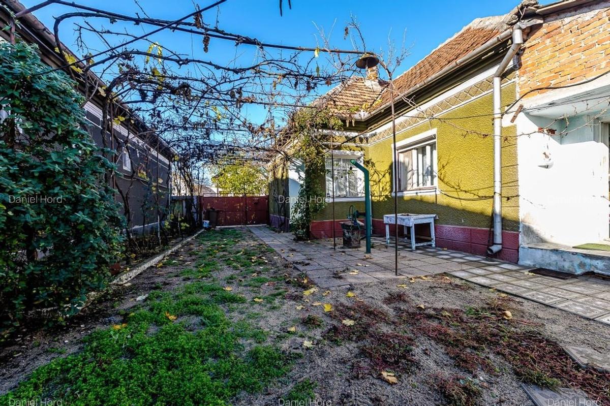 Casa din caramida 3 camere - Teren 755 mp - Livada, Arad - 2