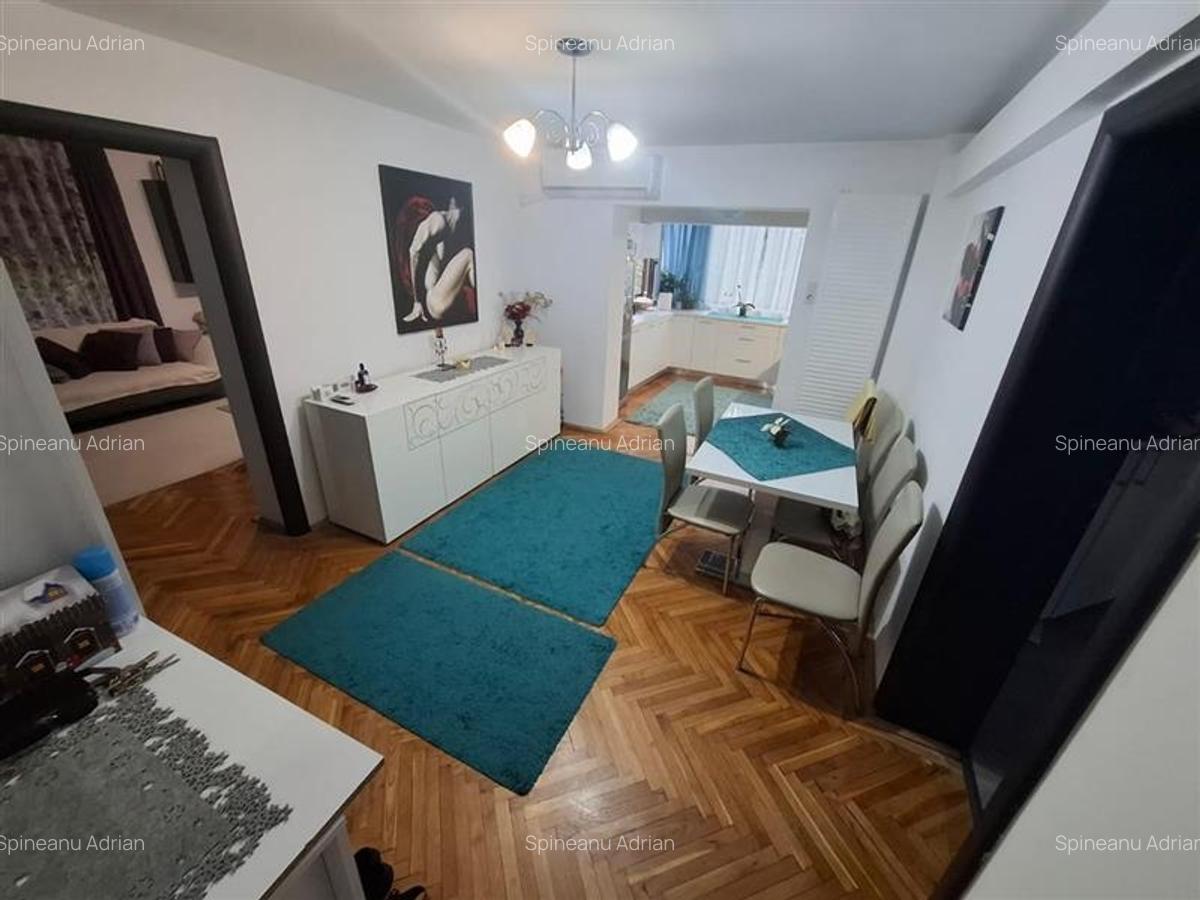 Ap 4 camere, zona ultracentrala - Medicina, etaj 2 amenajat, COMISION 0 - 4