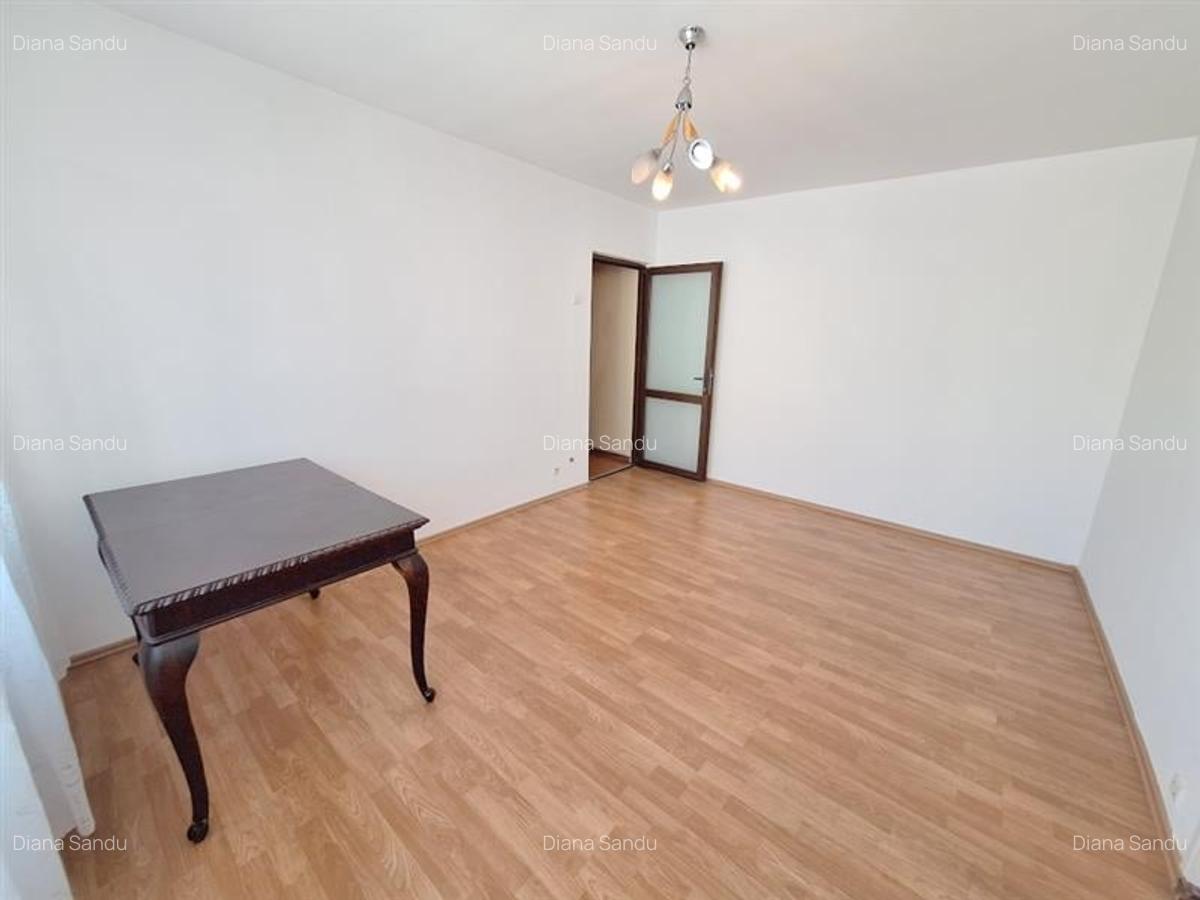 Apartament 3 camere, etaj 3, zona Alecu Russo - 2