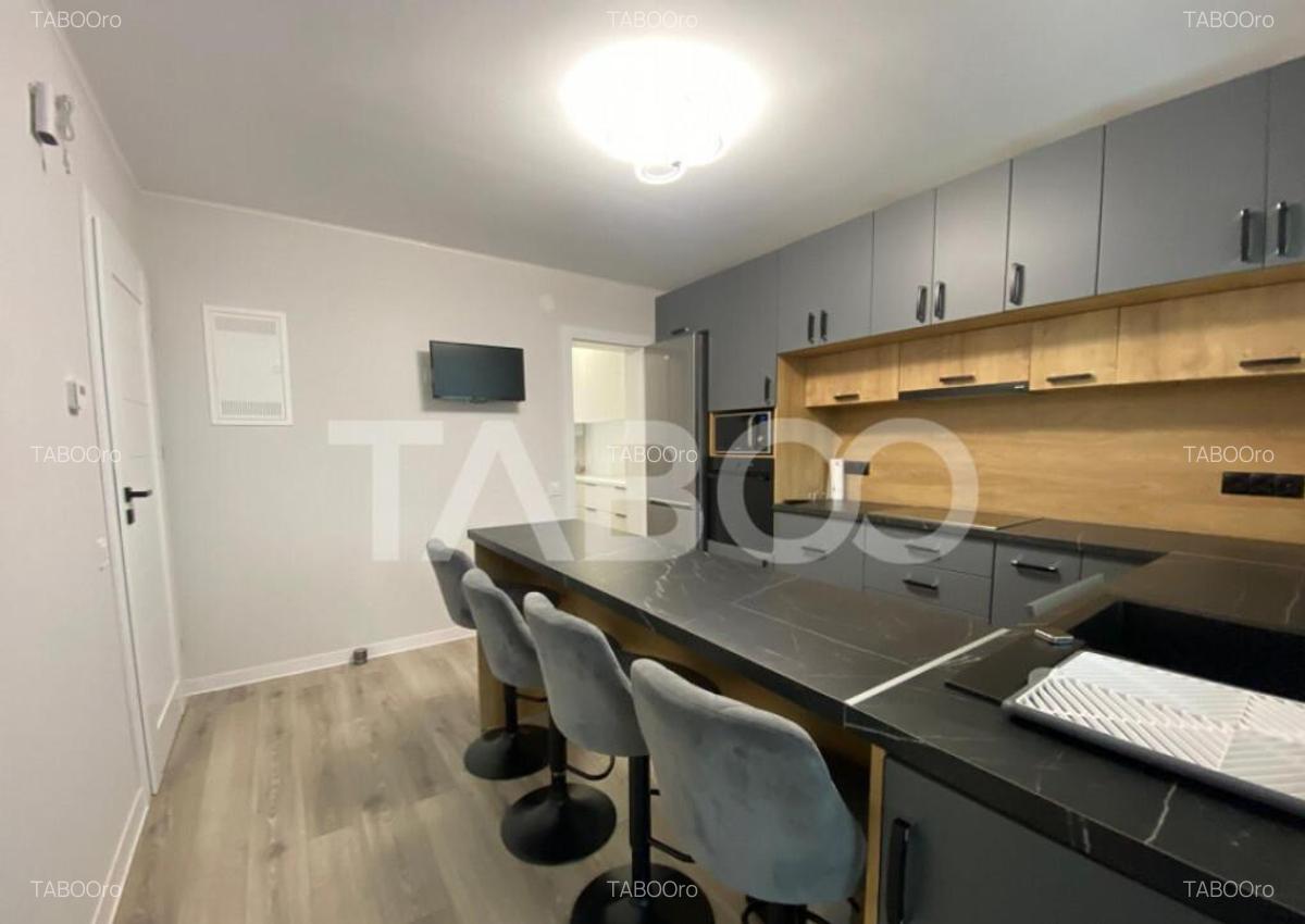 Casa tip duplex complet utilata singur in curte cu loc de pa - 3