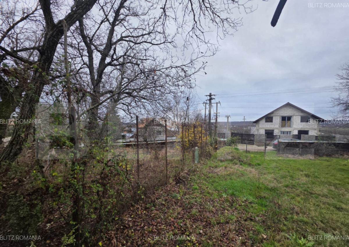 Casa + Teren 4.300 mp, Gheboieni la doar 15 km de Targ - 1
