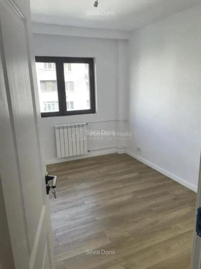 Apartament cu 3 camere - complet renovat - centrala proprie - Dumbrava Noua - 1