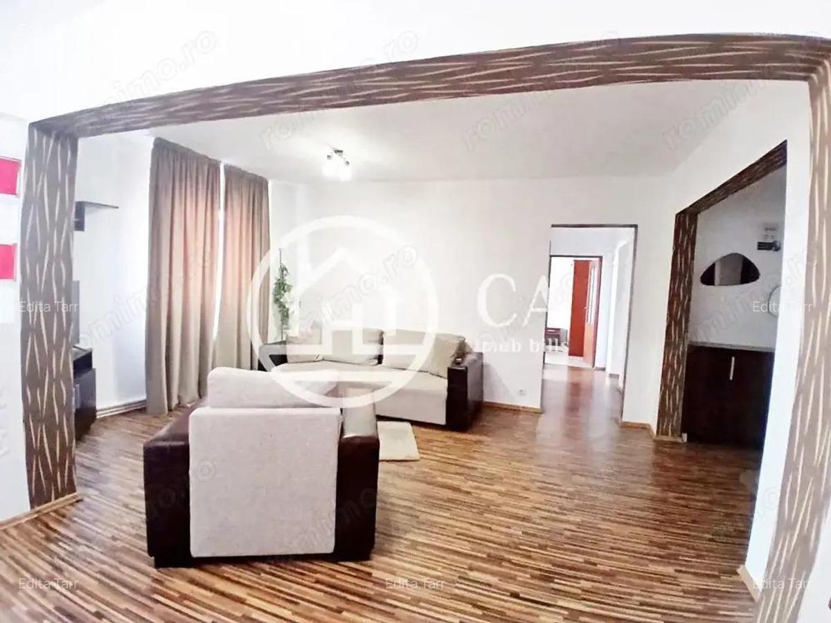 Apartament de vanzare cu 3 camere in zona Rogerius, Oradea - 2