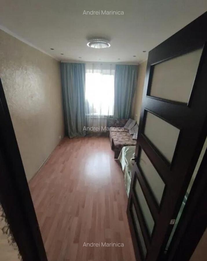 Apartament cu 3 camere de vanzare zona Drumul Sarii - 11