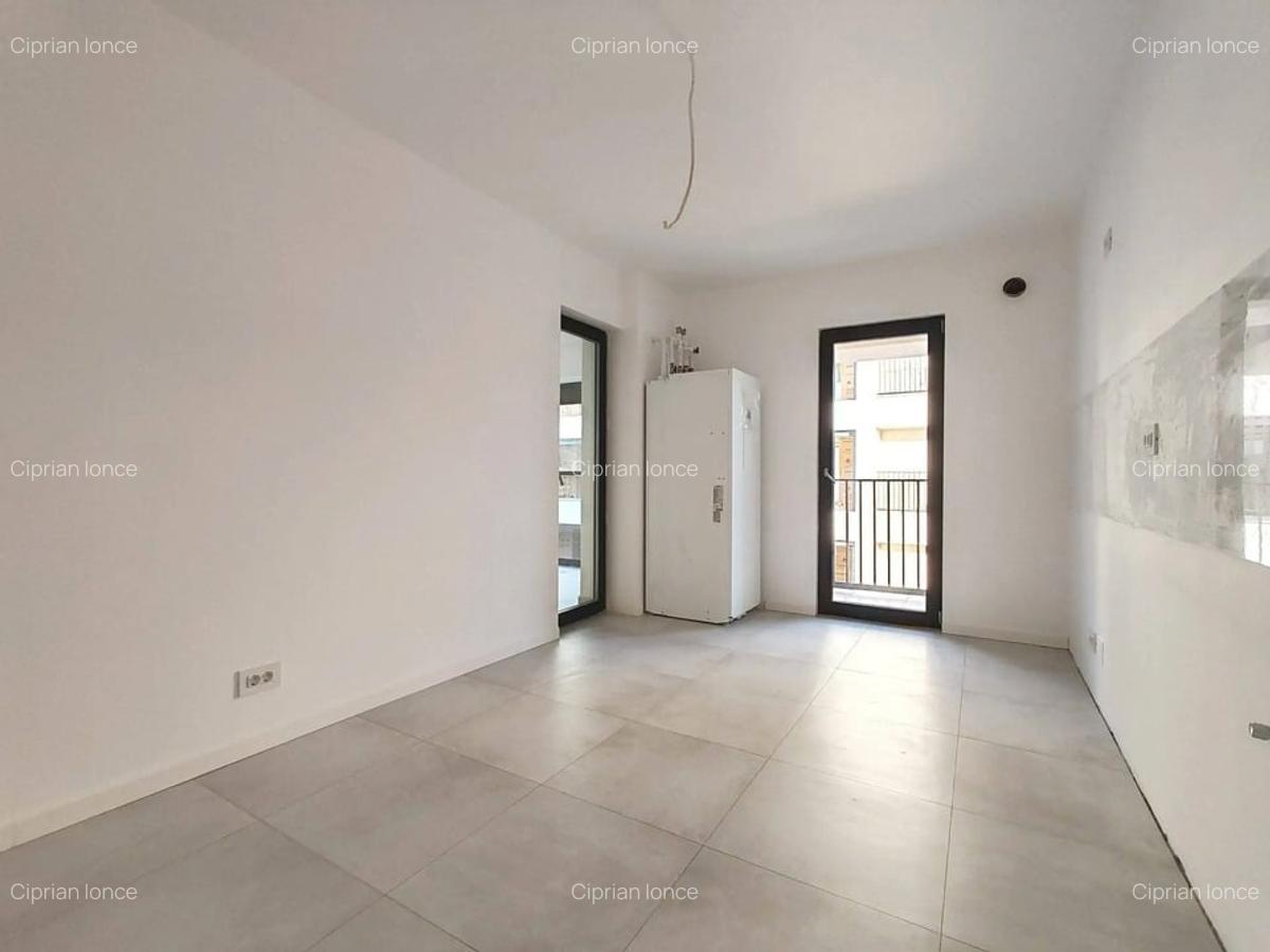 Apartament cu 3 camere decomandat în Titan - 17