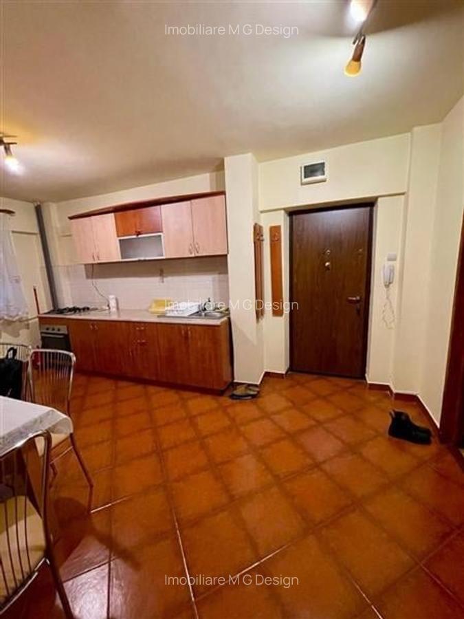 Apartament cu 3 camere decomandat în Aradului - 2