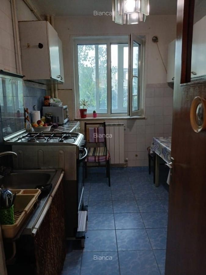 Apartament cu 2 camere decomandat în Km 4-5 - 5