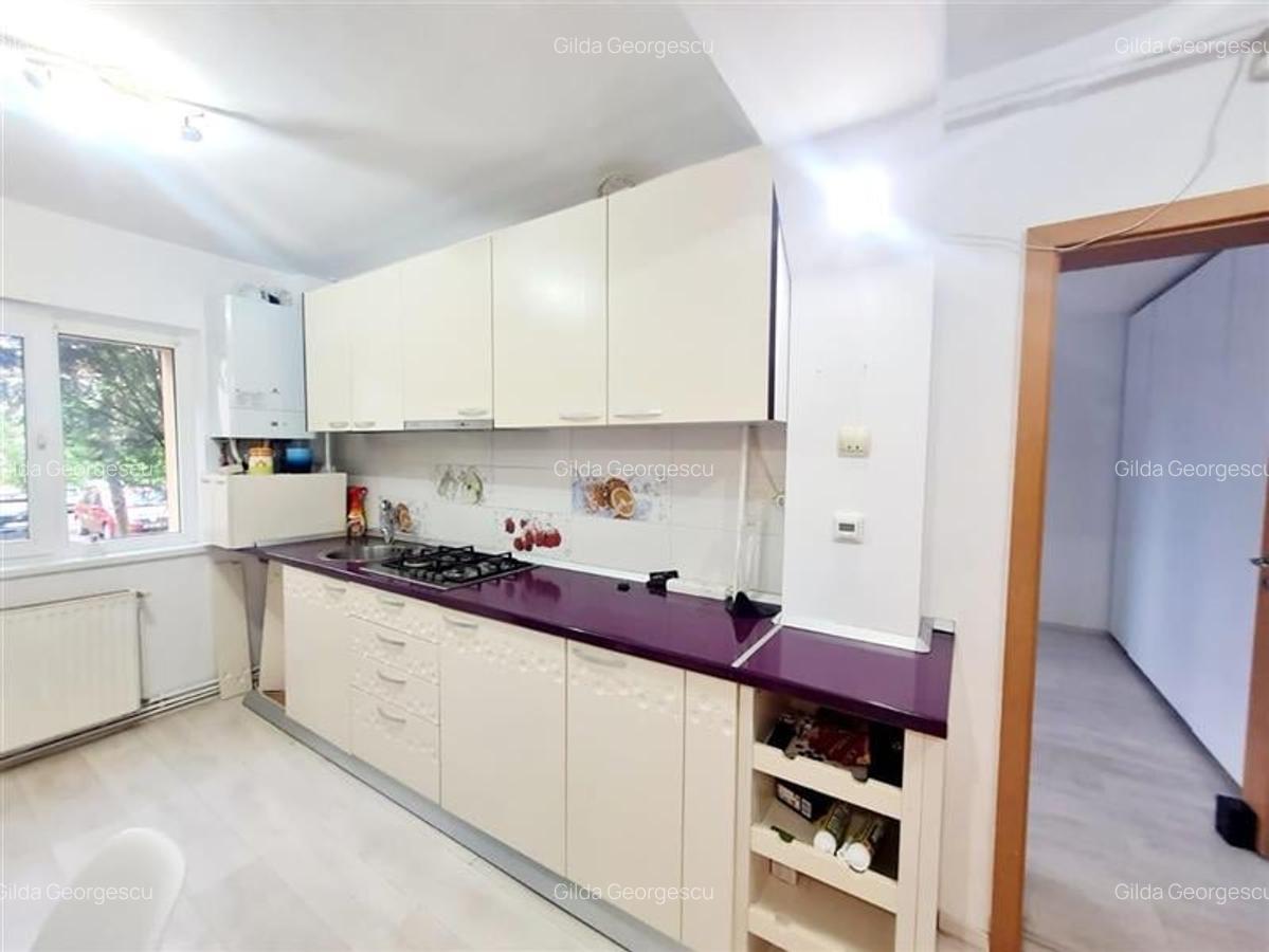 Apartament decomandat, suprafata generoasa, cu boxa si loc de parcare, Racadau - 6