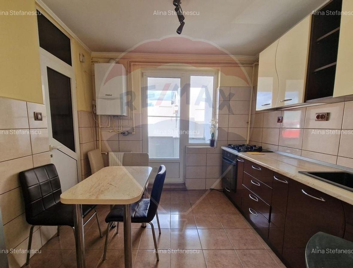 Apartament cu 4 camere de inchiriat - Central - 1