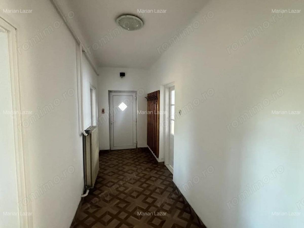Casă cu Teren 2880 Mp în Central - 11