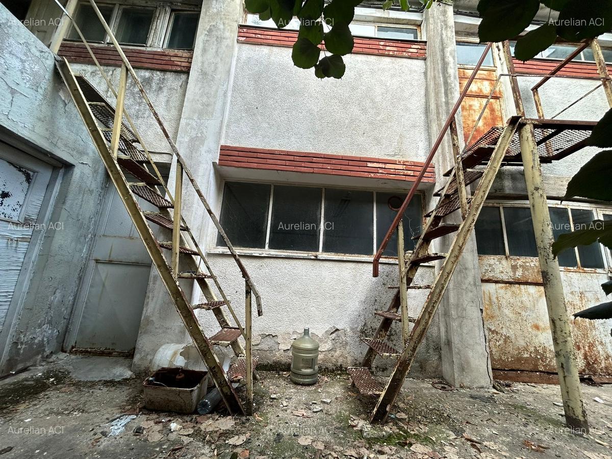 Rahova,Alexandriei,Lukoil, Str Teiului,219 mp teren,P+1,Necesita RENOVARE - 1