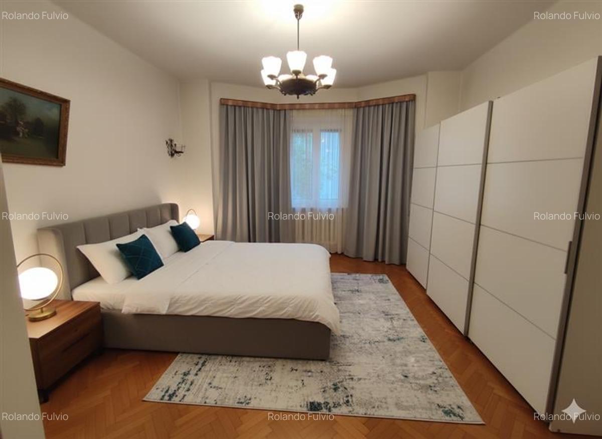 Vanzare apartament 3 camere in bloc mic, Polona - 6