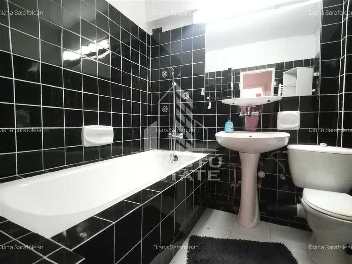 Apartament cu 5 camere decomandat în Fabric - 16
