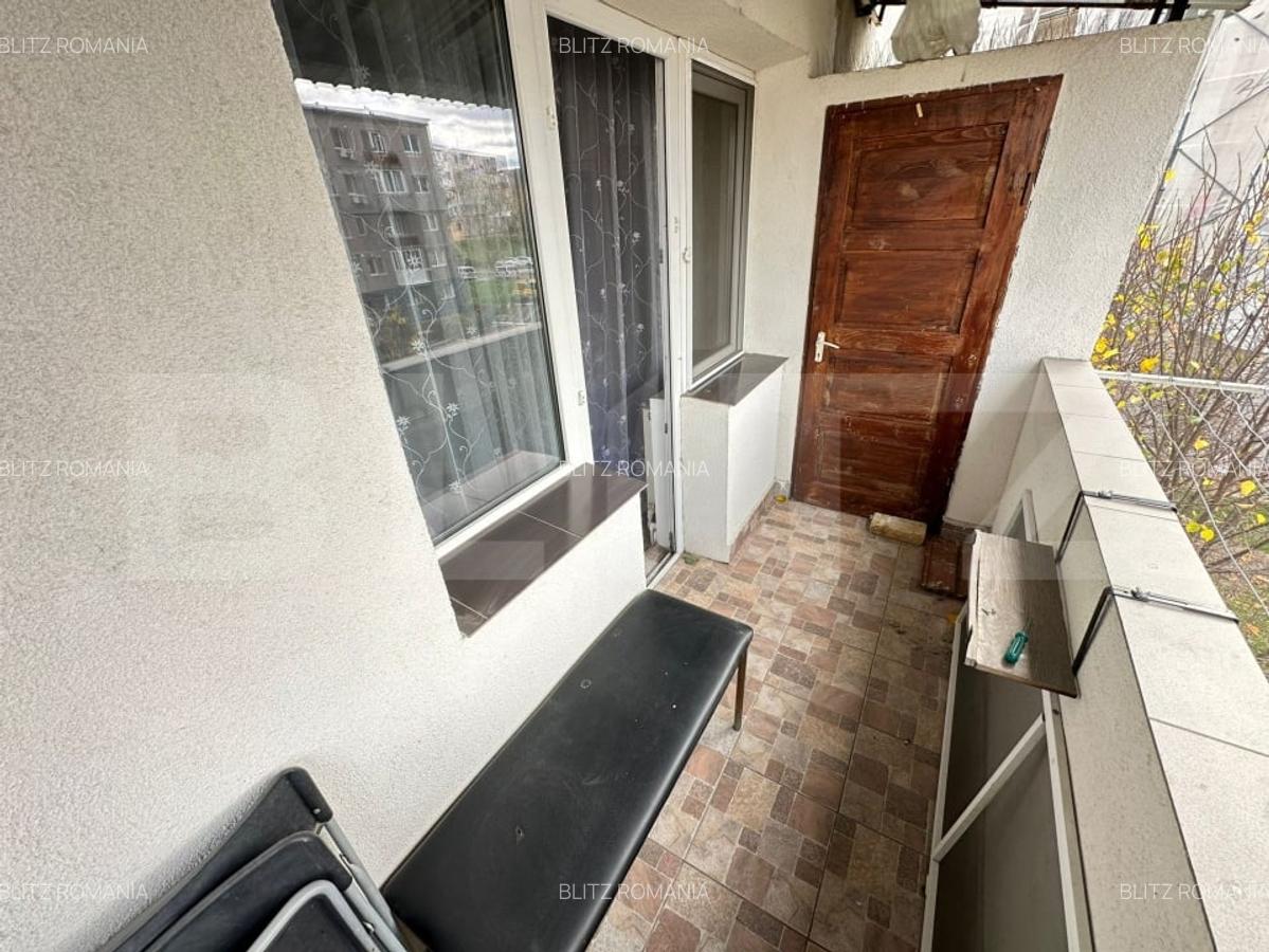 Apartament 2 camere, semidecomandat, 40 mp, zona Micro - mobilat si utilat - 4